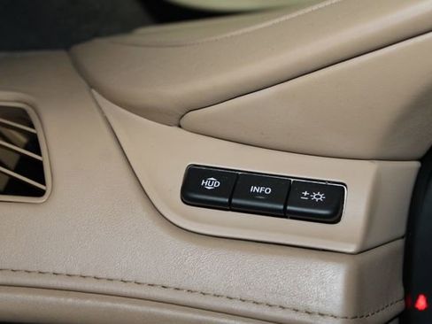 Used 2019 Cadillac Escalade Platinum AWD/4WD image 32