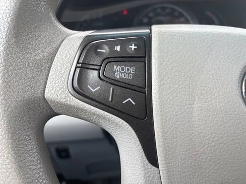 Used 2012 Toyota Sienna LE FWD image 16