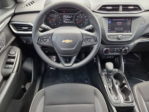 Used 2023 Chevrolet TrailBlazer LS AWD/4WD image 16