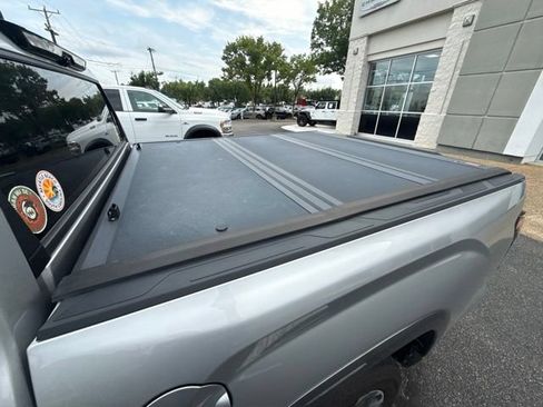 Used 2024 Toyota Tundra Limited AWD/4WD image 11