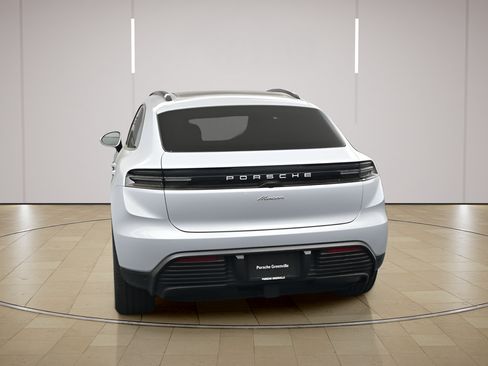 New 2026 Porsche Macan Electric RWD image 25