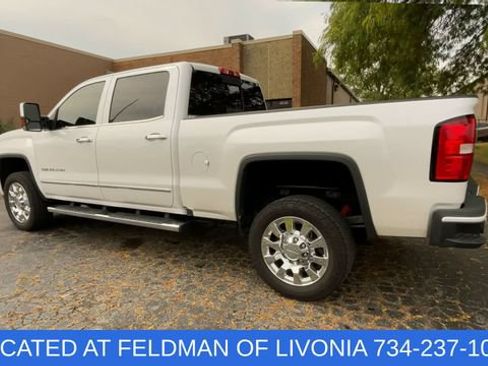 Used 2019 GMC Sierra 2500 Denali w/ Duramax Plus Package AWD/4WD image 6