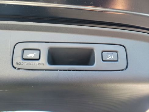 Certified 2025 Acura ADX Base image 13