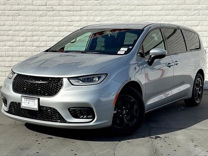 New 2023 Chrysler Pacifica Touring-L w/ S Appearance Package