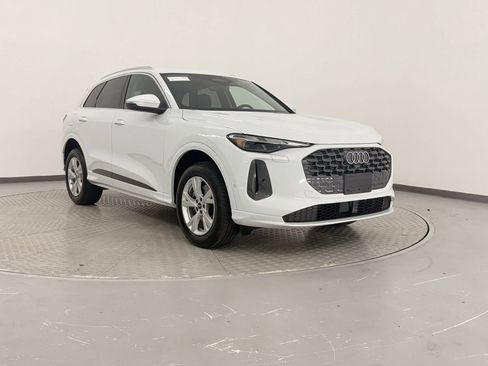 Used 2025 Audi Q5 Premium w/ Convenience Package image 7