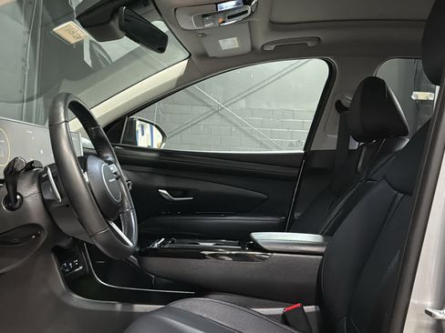 Used 2025 Hyundai Tucson Limited AWD/4WD image 10
