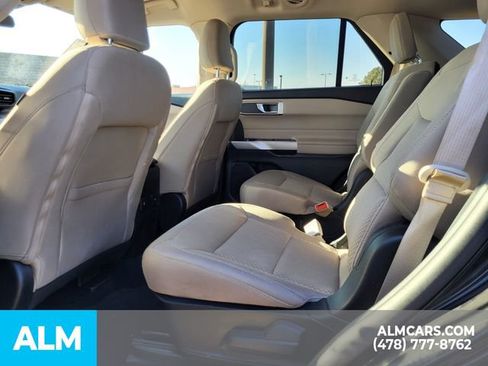 Used 2024 Ford Explorer XLT image 18