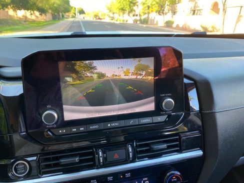 Used 2022 Nissan Pathfinder S FWD image 68