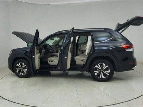 Used 2025 Volkswagen Atlas SE image 75