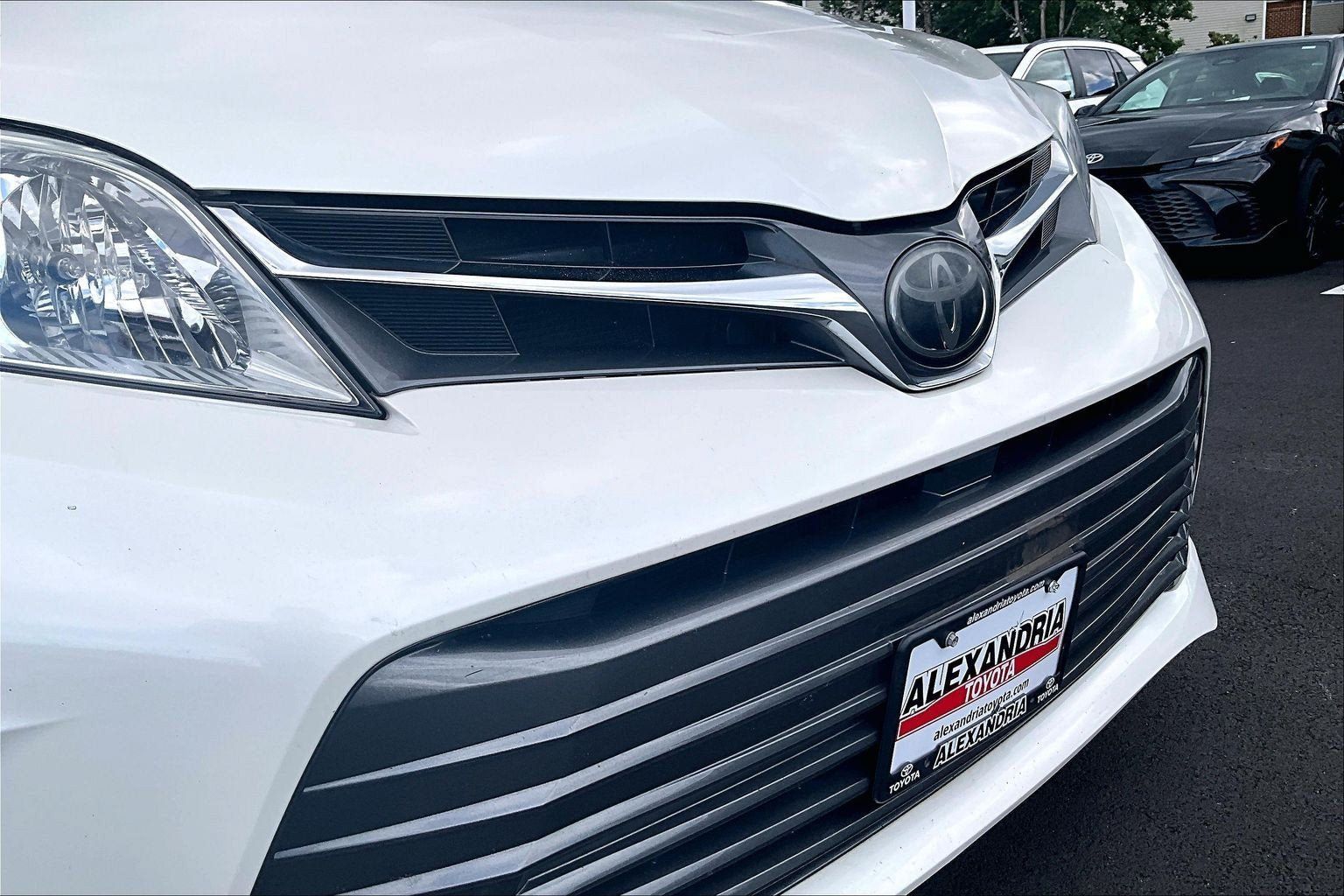 Used 2019 Toyota Sienna XLE w/ XLE Navigation Package AWD/4WD image 30