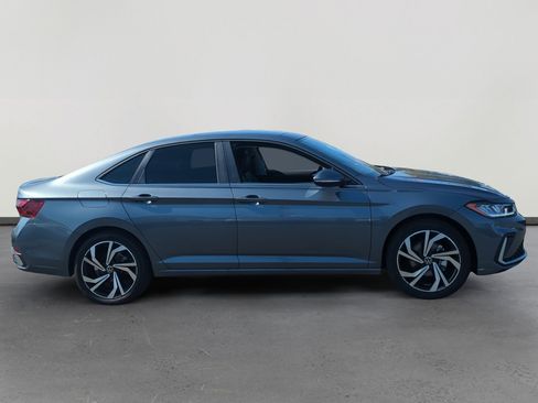 New 2025 Volkswagen Jetta SEL image 6