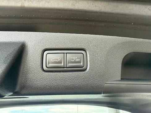 Used 2024 Kia Telluride EX w/ EX Captain's Chair Package AWD/4WD image 19