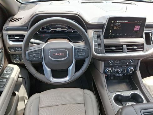 Used 2024 GMC Yukon XL SLT w/ SLT Premium Package AWD/4WD image 21
