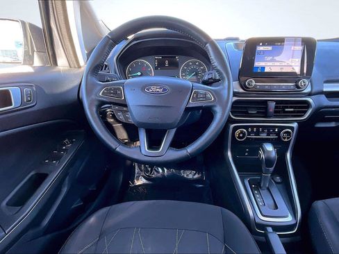 Used 2018 Ford EcoSport SE image 5
