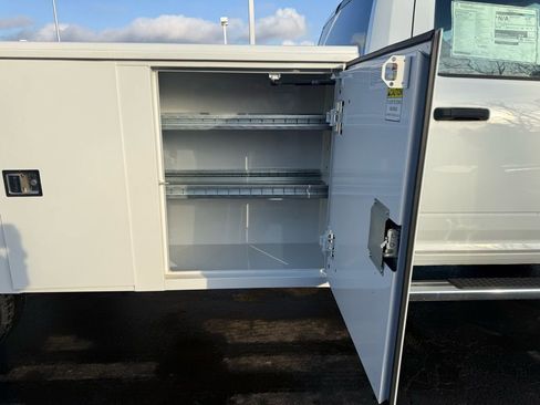 New 2024 RAM 5500 Tradesman image 29