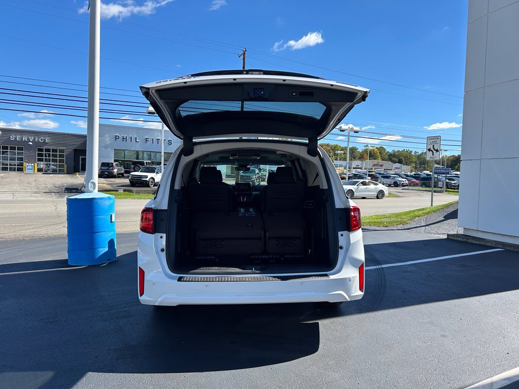 New 2026 Honda Odyssey Touring image 3