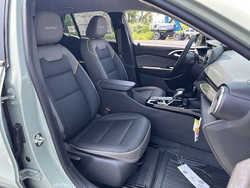 New 2025 Chevrolet Trax ACTIV w/ Driver Confidence Package image 31