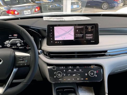 New 2026 INFINITI QX60 Luxe w/ Family Package image 9