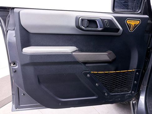 Used 2023 Ford Bronco Badlands image 15