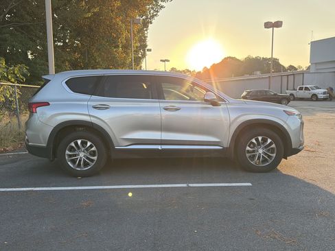Used 2020 Hyundai Santa Fe SE w/ Cargo Package image 5