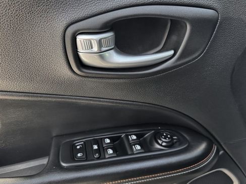 Used 2021 Jeep Compass Latitude image 24