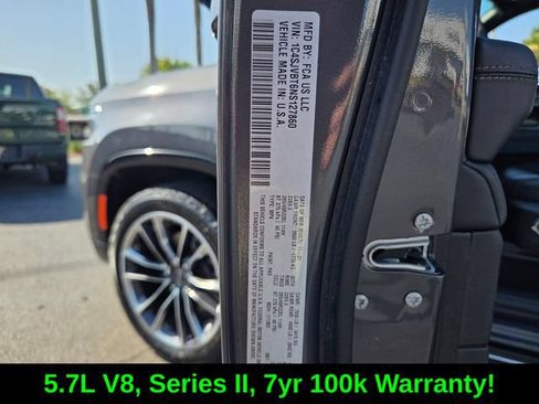 Used 2022 Jeep Wagoneer Series II w/ Premium Group I AWD/4WD image 19