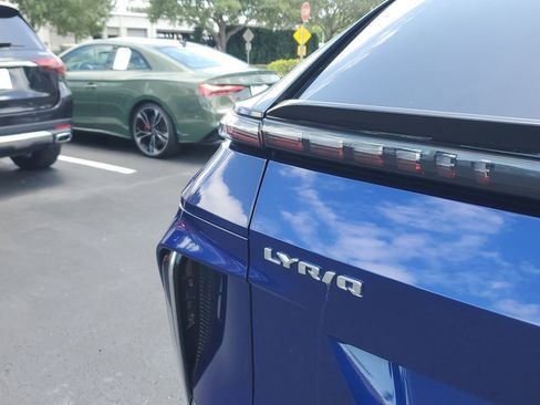 Certified 2024 Cadillac Lyriq Luxury AWD/4WD image 27