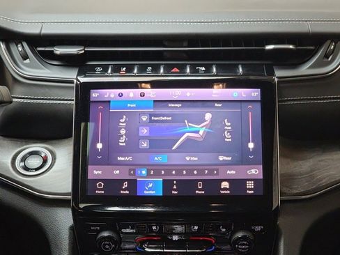 Used 2023 Jeep Grand Cherokee Overland w/ Adv Protech Group III image 25