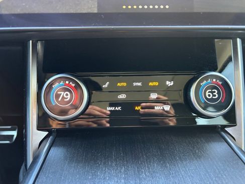 Used 2023 Land Rover Range Rover SE image 20