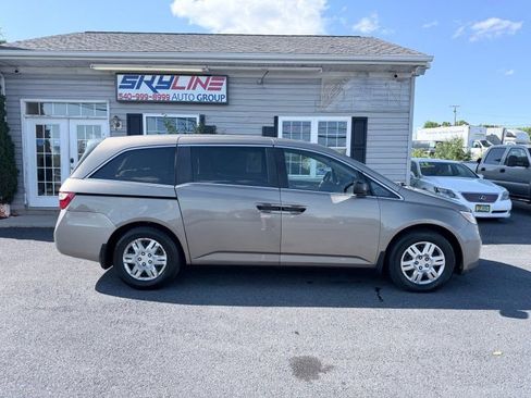 Used 2013 Honda Odyssey LX image 1