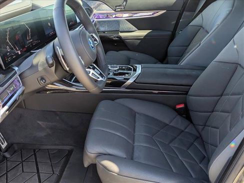 Used 2025 BMW 750e xDrive w/ Executive Package AWD/4WD image 17