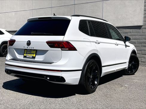 Certified 2023 Volkswagen Tiguan SE R-Line FWD image 12