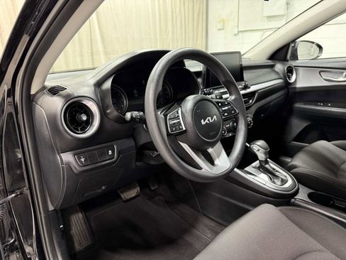 Used 2022 Kia Forte LXS FWD image 9