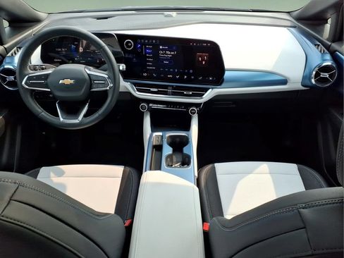 Used 2026 Chevrolet Equinox EV LT FWD image 12