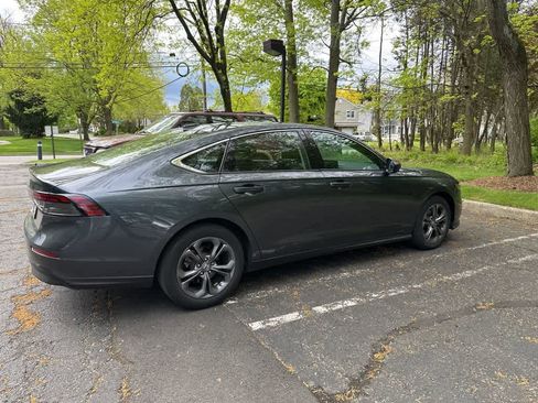 Used 2023 Honda Accord EX image 12