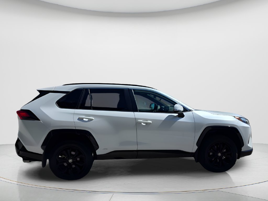 Used 2024 Toyota RAV4 SE AWD/4WD image 4
