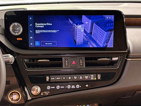 Certified 2023 Lexus ES 350 w/ Premium Package image 17