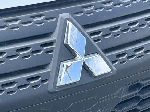 Used 2024 Mitsubishi Eclipse Cross SE image 10