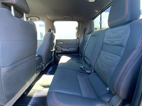 Used 2022 Nissan Frontier PRO-4X AWD/4WD image 11