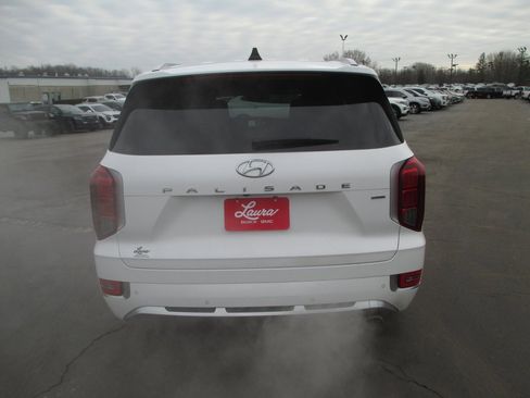 Used 2021 Hyundai Palisade Calligraphy image 4