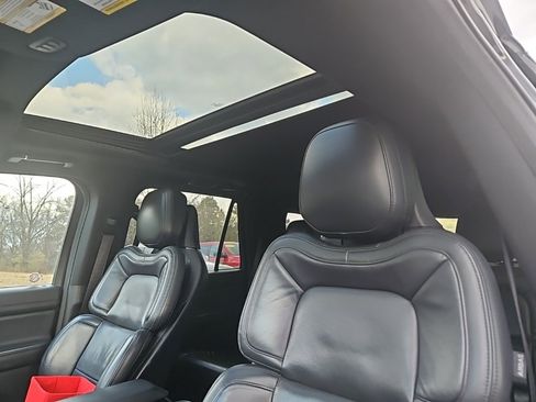 Used 2023 Lincoln Navigator Reserve image 17