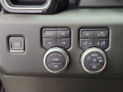 Used 2024 GMC Sierra 2500 Denali w/ Denali Reserve Package image 32