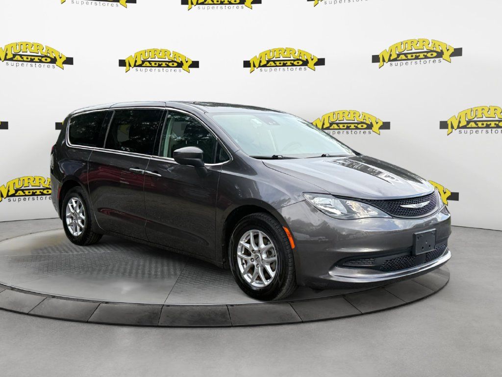 Used 2023 Chrysler Voyager LX FWD image 7