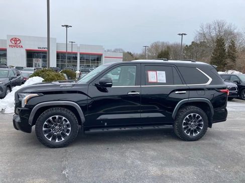 Used 2024 Toyota Sequoia Limited image 2