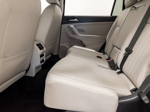 Used 2024 Volkswagen Tiguan SE FWD image 26