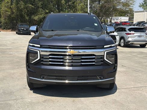 Used 2025 Chevrolet Suburban Premier AWD/4WD image 2