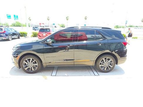 Used 2022 Chevrolet Equinox RS w/ RS Leather Package FWD image 7