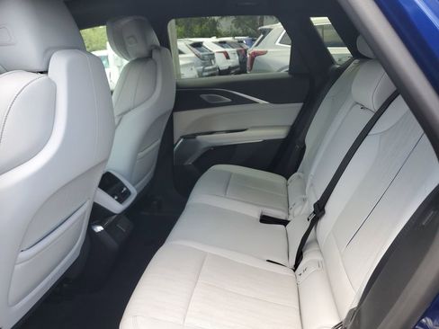 Certified 2024 Cadillac Lyriq Luxury AWD/4WD image 13