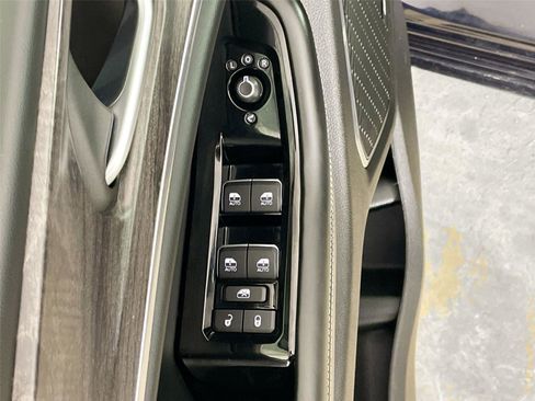 Used 2023 Jeep Grand Cherokee L Overland image 22