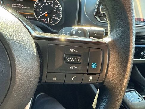 Used 2022 Nissan Rogue SV AWD/4WD image 29